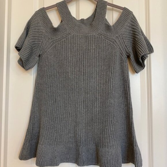 dRA Los Angeles Cold Shoulde r Short Sleeve Sweater Gray Size S - Picture 1 of 11